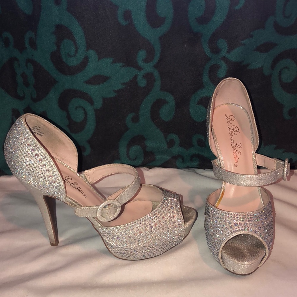 De Blossom Vice-126 ankle strap peep toe